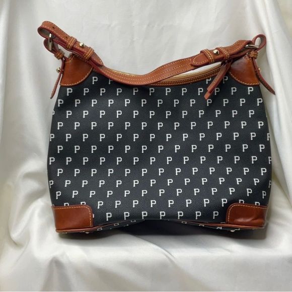 Dooney and Bourke MLB Pittsburgh Pirates shoulder bag - Picture 2 of 10